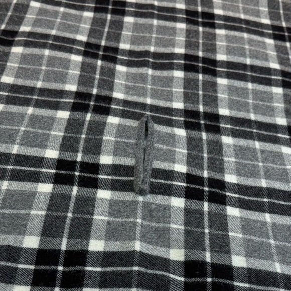 Muji 100% Wool Plaid Wrap Shawl – Grey, Black & Cream Check, with Hand Openings - Picture 5 of 9